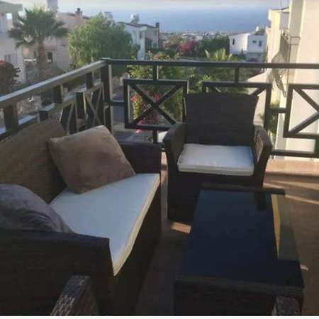 Two Views Apartment Kazaphani